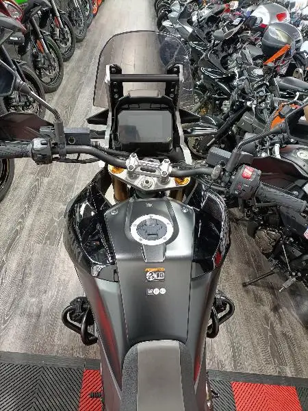 DL VSTROM 1050DE