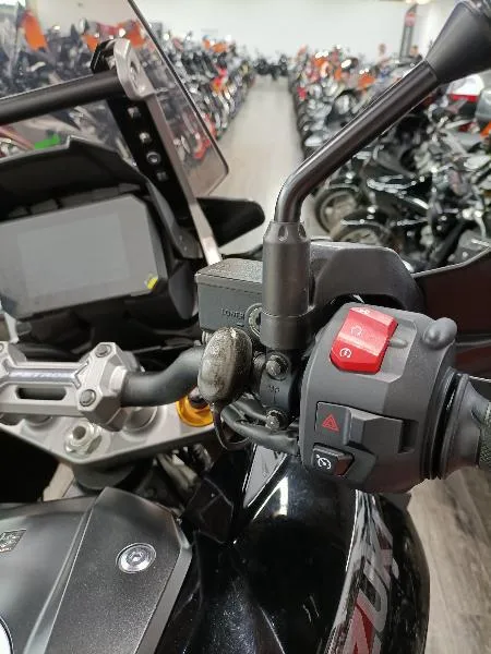 DL VSTROM 1050DE