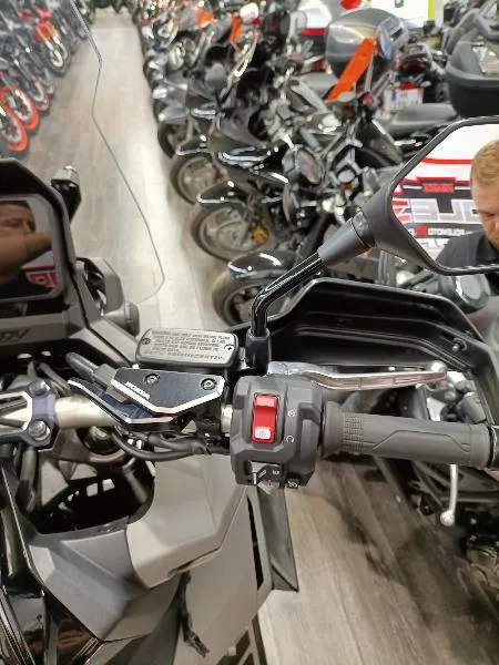 XADV 750