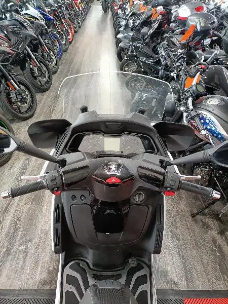 METROPOLIS 400