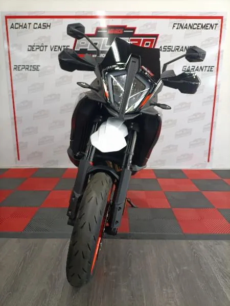 890 SMT
