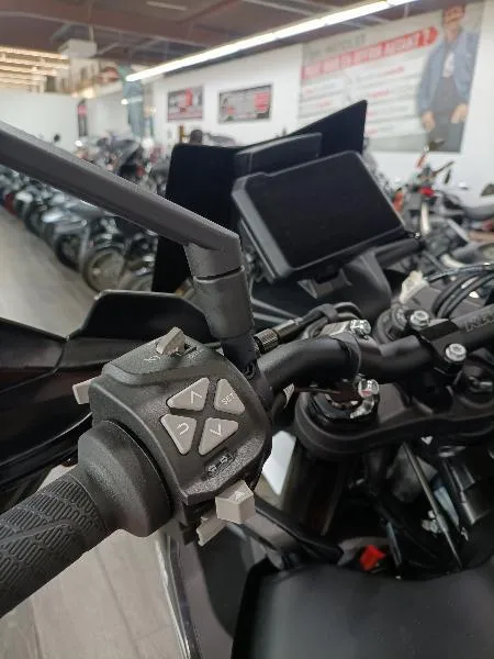 890 SMT