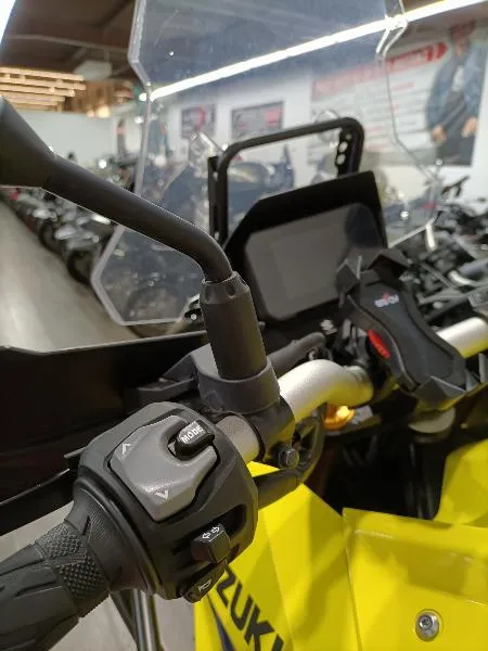 DL VSTROM 800DE