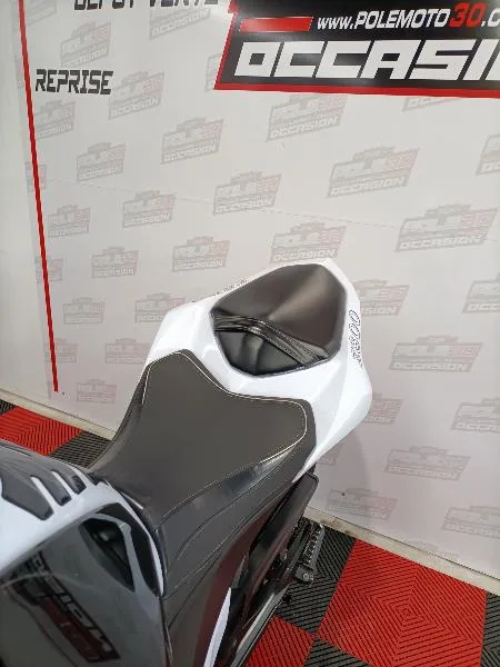 Z 800