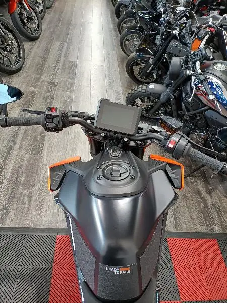 990 DUKE