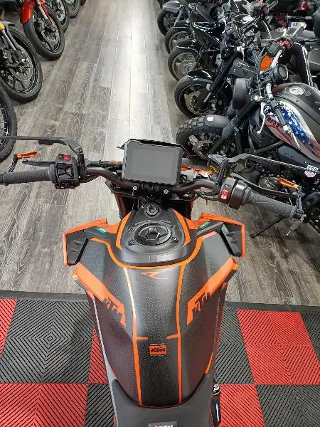 990 DUKE