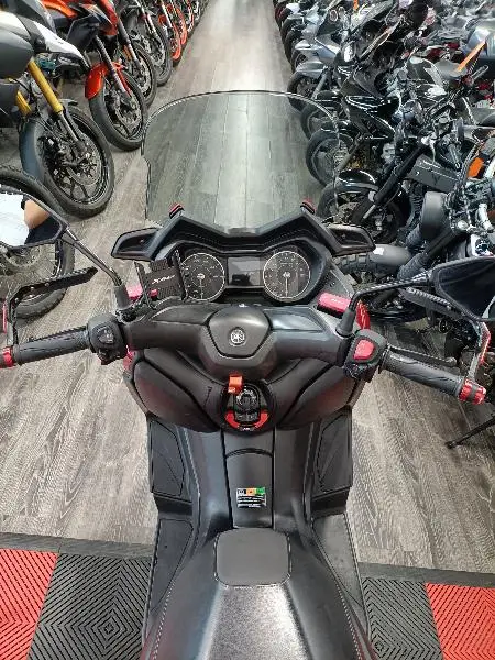 XMAX 125