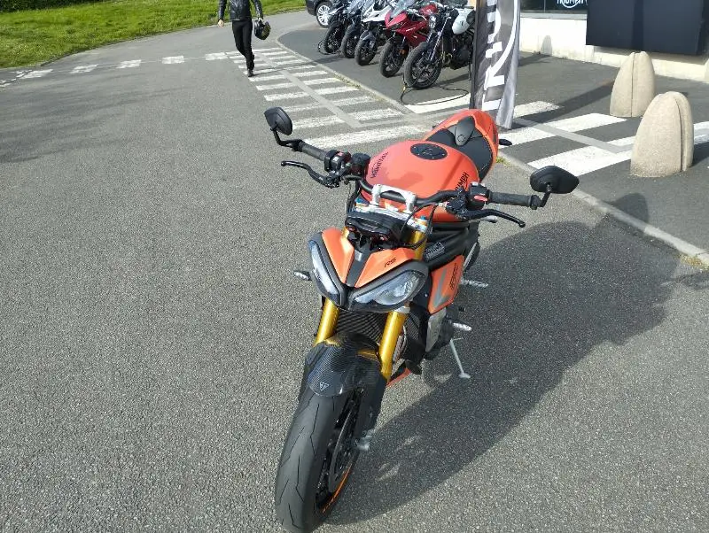SPEED TRIPLE 1200 RS