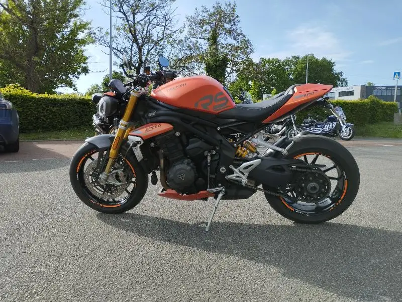 SPEED TRIPLE 1200 RS