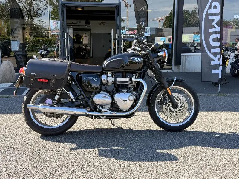 BONNEVILLE T120