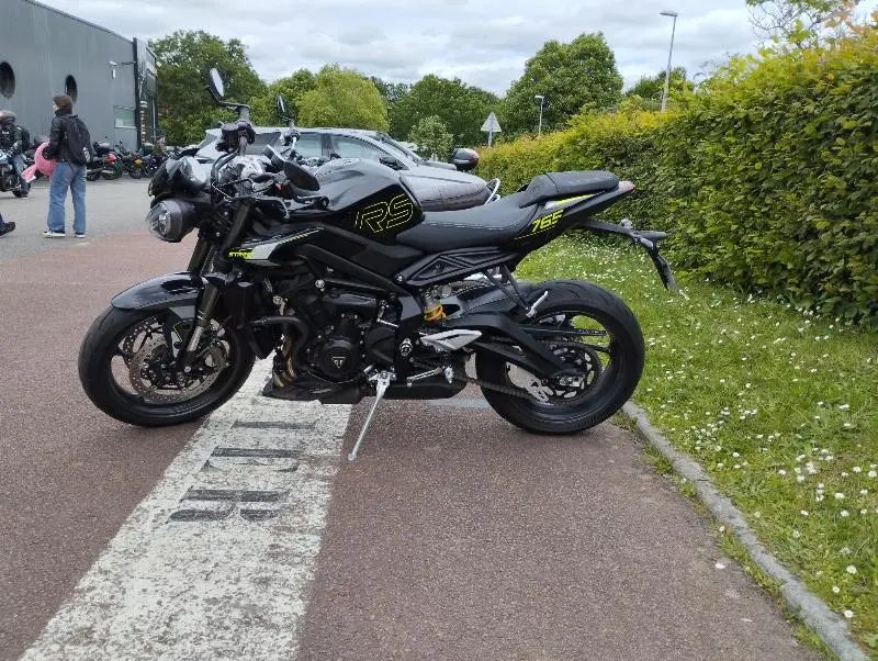 STREET TRIPLE 765 RS