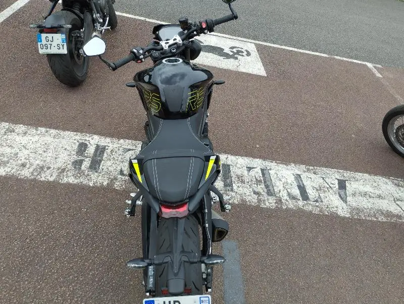 STREET TRIPLE 765 RS