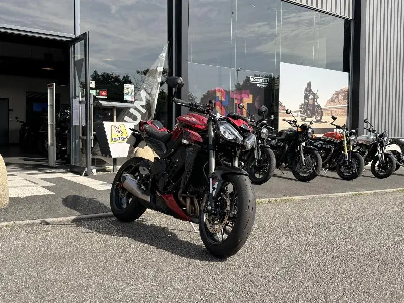 STREET TRIPLE 765 RS 2025