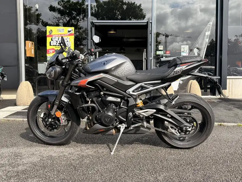 STREET TRIPLE 765 RS