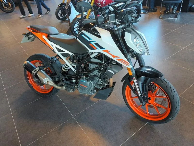 125 DUKE ABS