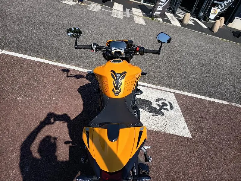 STREET TRIPLE 765 RS