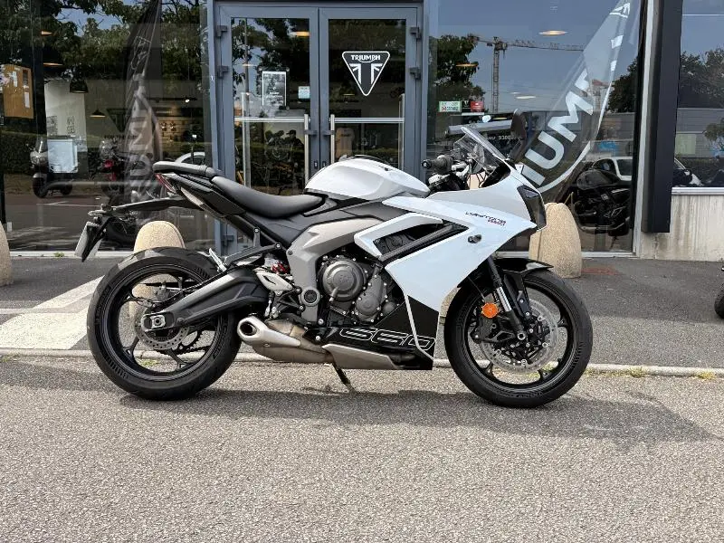	DAYTONA 660
