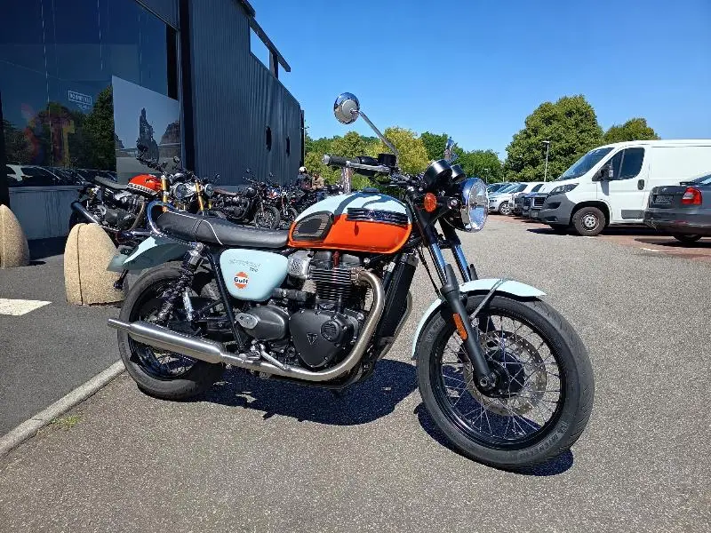 Bonneville T100