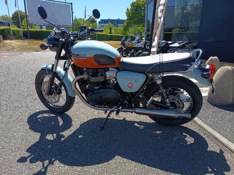 Bonneville T100