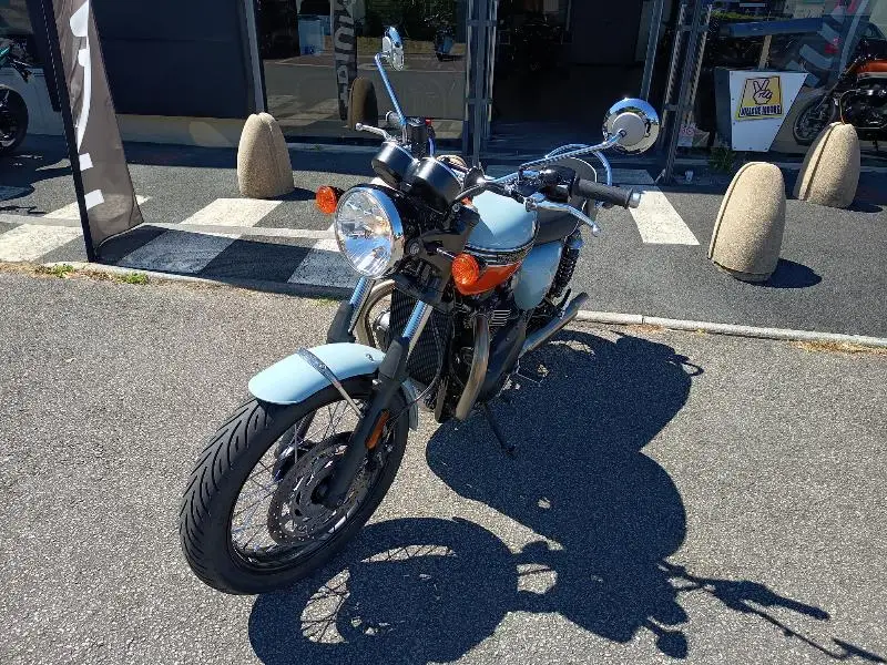 Bonneville T100