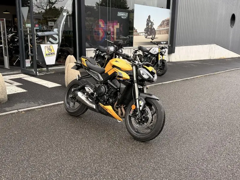 STREET TRIPLE 765 RS