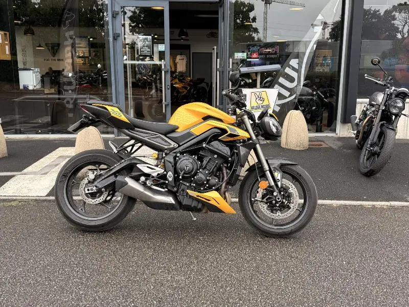 STREET TRIPLE 765 RS