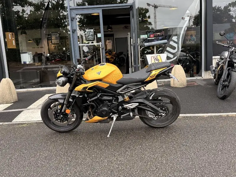 STREET TRIPLE 765 RS
