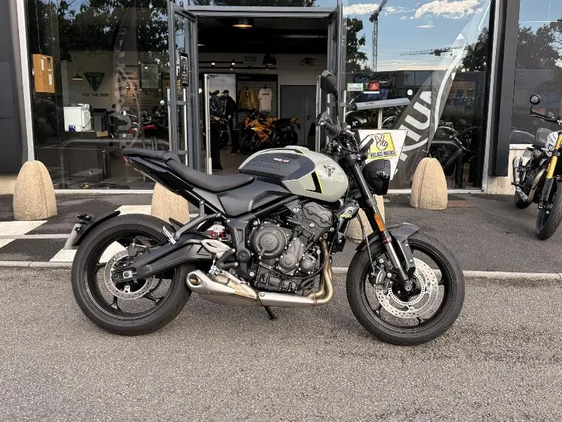TRIDENT 660