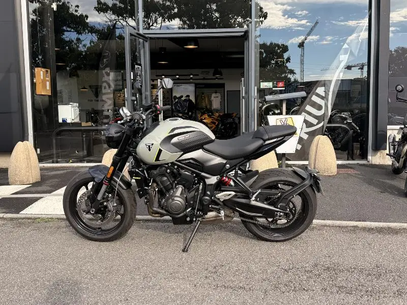 TRIDENT 660