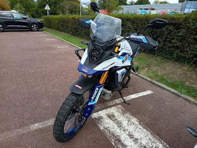 DL VSTROM 800DE
