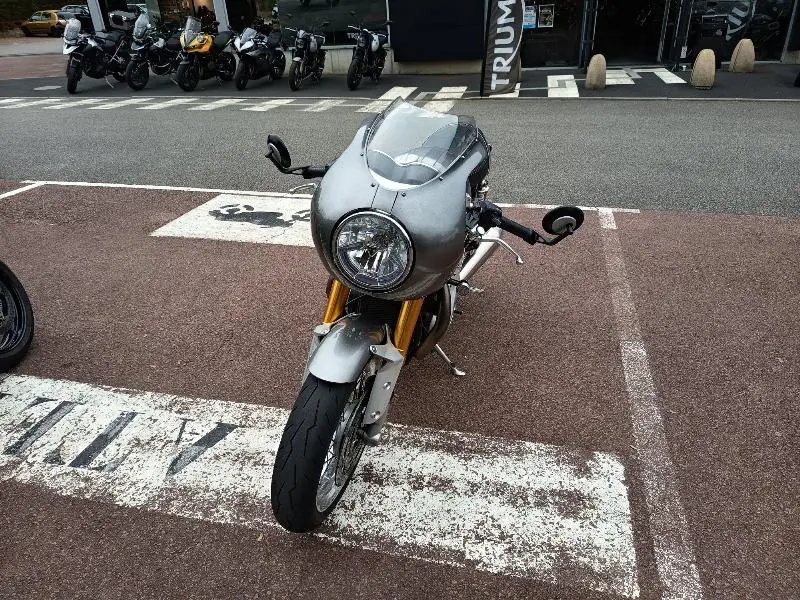 THRUXTON 1200 R