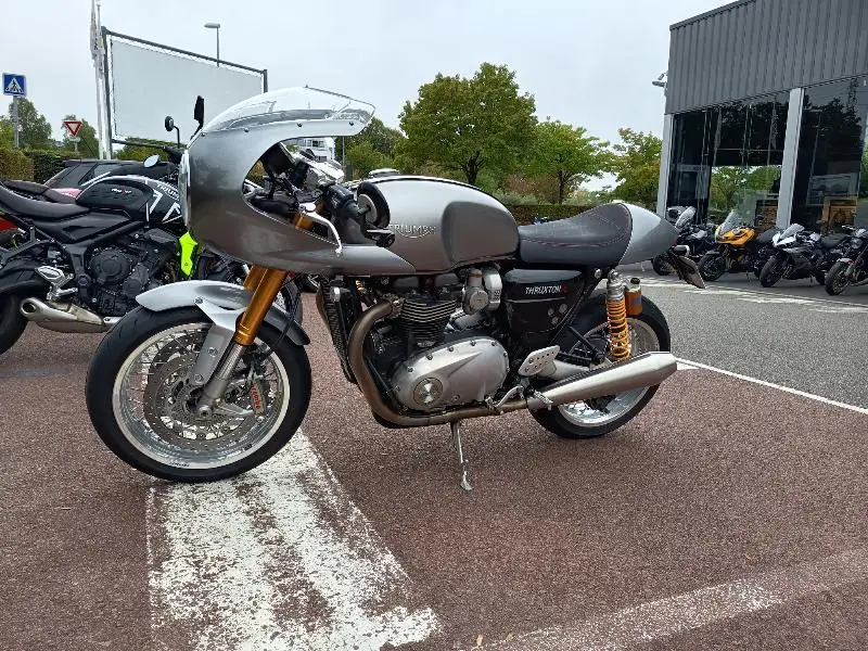 THRUXTON 1200 R