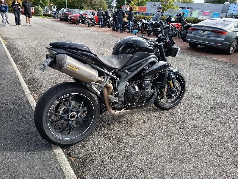 SPEED TRIPLE 1050 R