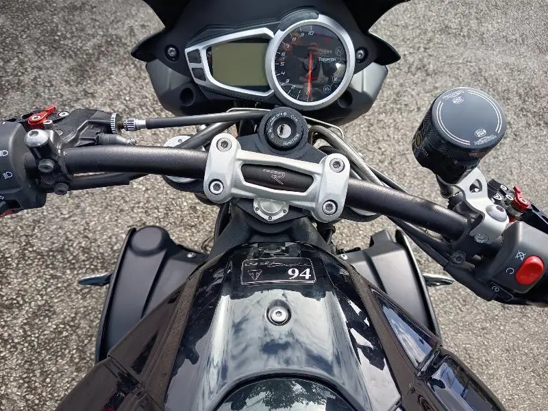 SPEED TRIPLE 1050 R