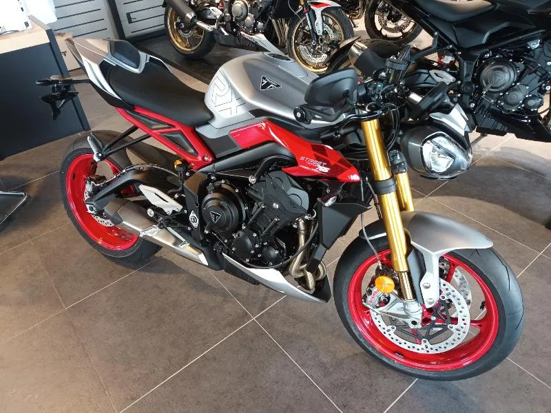 STREET TRIPLE 765 RX