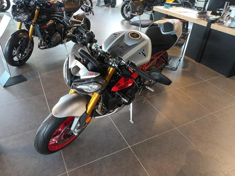 STREET TRIPLE 765 RX