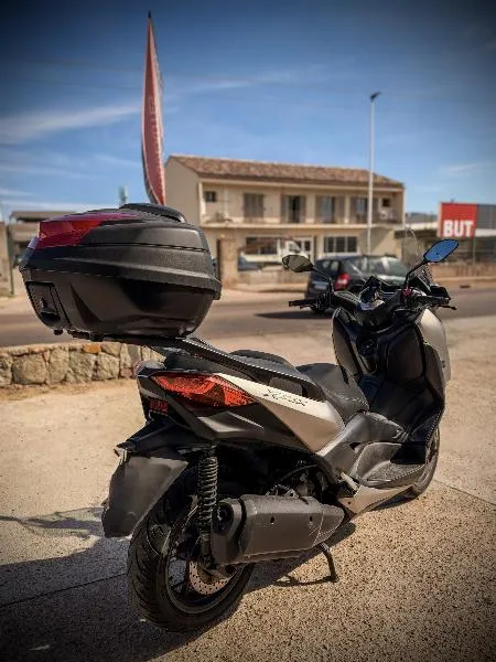 XMAX 300