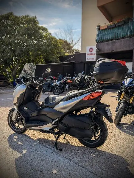 XMAX 300