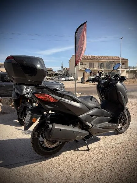 XMAX 300