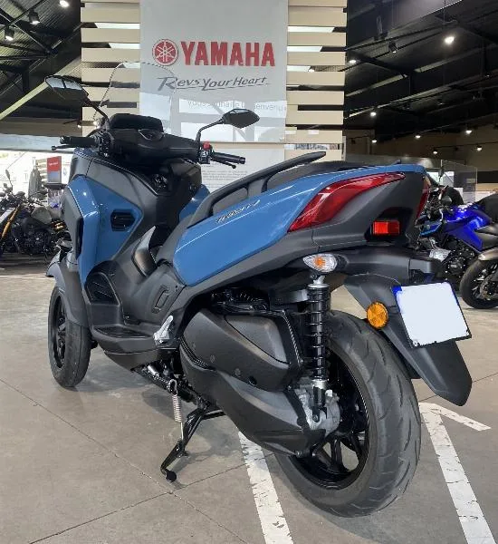 TRICITY 300