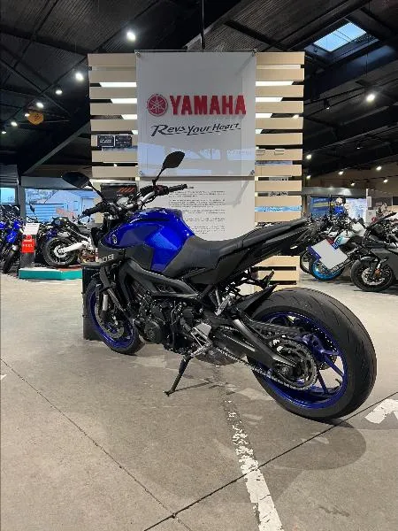 MT09