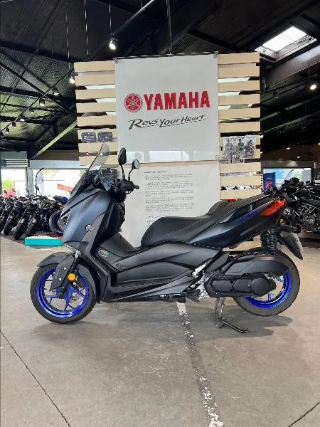 XMAX 125