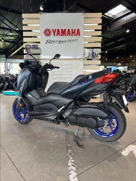XMAX 125