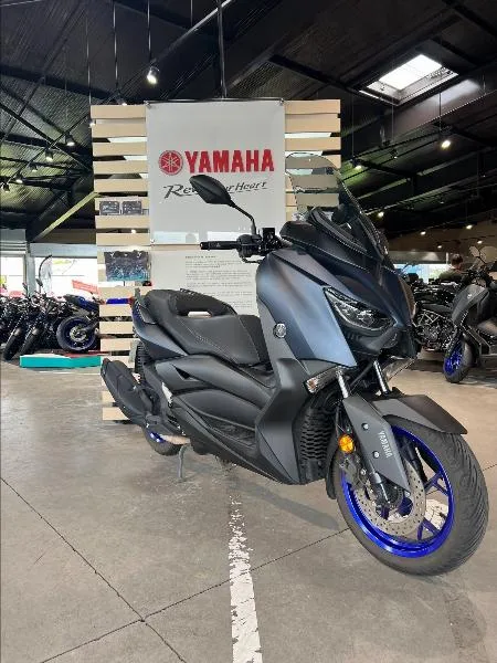 XMAX 125
