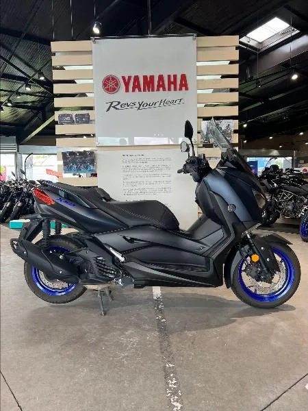XMAX 125