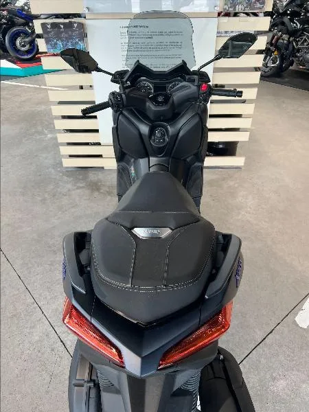 XMAX 125
