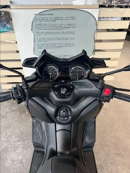XMAX 125