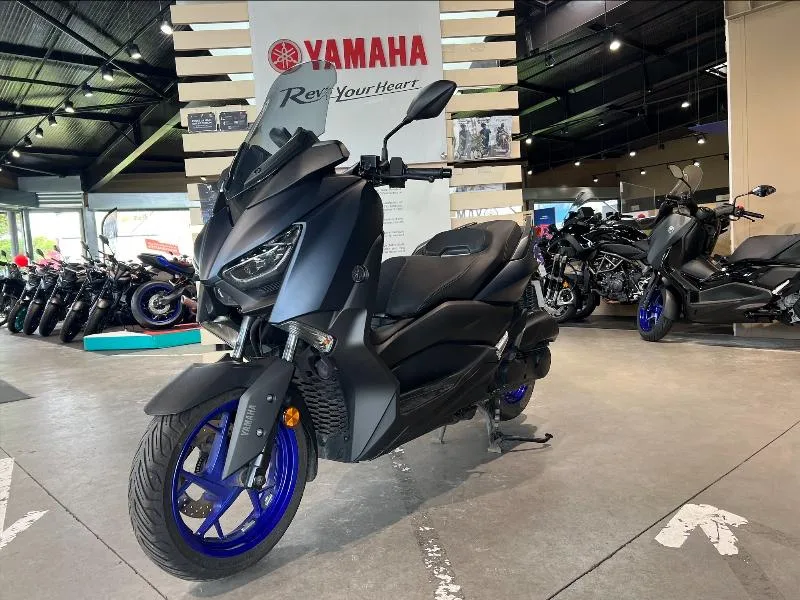 XMAX 125