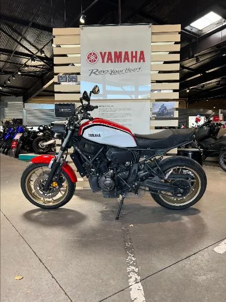 XSR 700