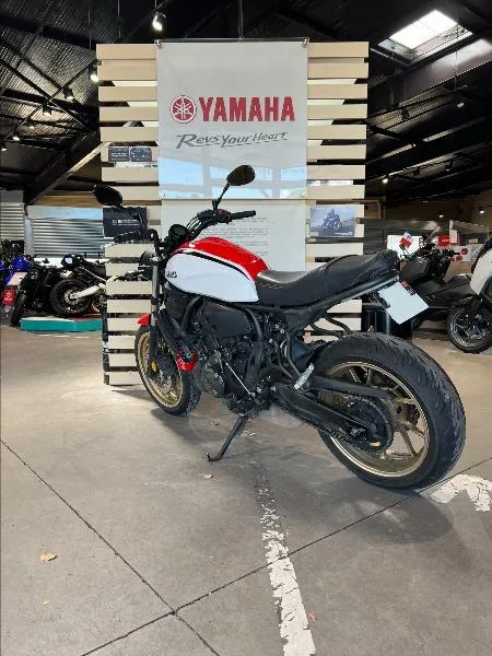 XSR 700